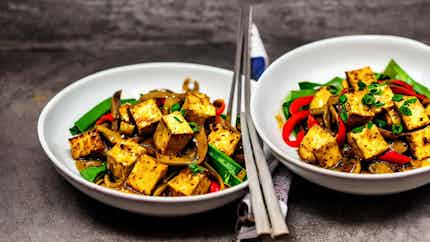 Beijing Style Spicy Tofu and Mushroom Stir-Fry (辣子豆腐炒蘑菇)