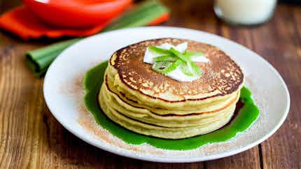 Betawi Coconut Pancakes (betawi Kue Pancong)