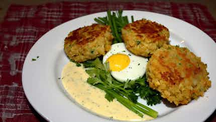 Crab Cakes With Ritz Crackers