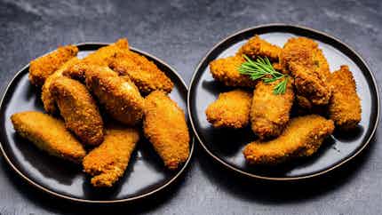 Crispy Fried Chicken Wings (炸鸡翅)