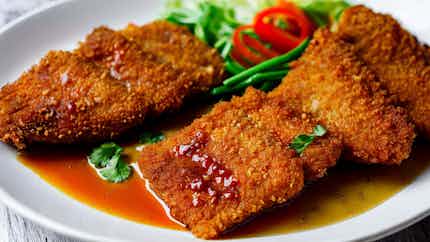 Crispy Fried Fish with Sweet and Sour Sauce (香酥鱼)