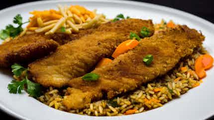 Fried Fish With Chinese Fried Rice (pescado Frito Con Arroz Chino)