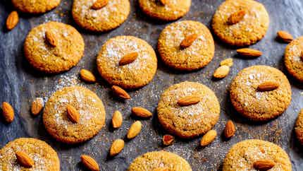 Ghriba (moroccan Almond And Orange Blossom Cookies)