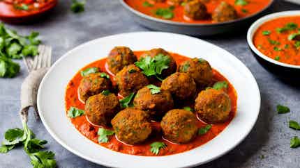 Gosht Kofta Tamatar Curry (spiced Lamb Meatballs In Tomato Curry)