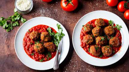 Kufta (circassian Meatballs In Tomato Sauce)