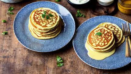 Lacy Pancakes With Curry Dipping Sauce (roti Jala)