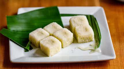 Lemang (steamed Rice Cake With Coconut)