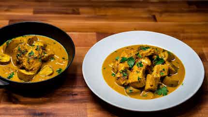 Malabo Coconut Chicken Curry With Plantains
