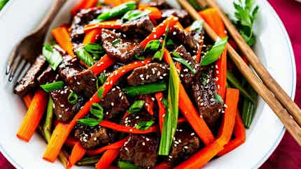 Mongolian Beef and Carrot Stir-Fry (Говьтай гурилтай хуушуур)