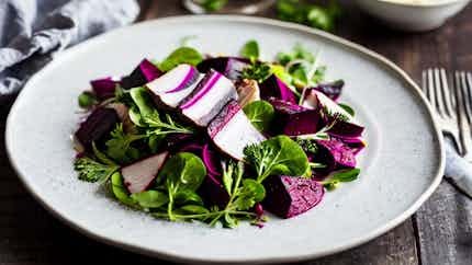 Nordic Winter Salad: Roasted Beetroot and Pickled Herring (Nordisk Vintersalat: Ristede Rødbeter og Syltet Sild)