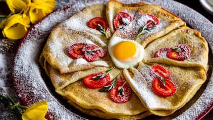 Palacsinta (hungarian Pancakes)