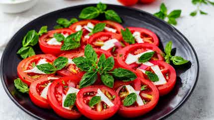 Piyozli Pomidor (tangy Tomato And Onion Salad)