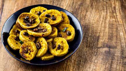 Plantains Frits Avec Haricots (fried Plantain And Beans)