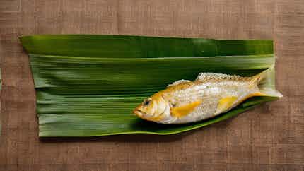 Poisson En Papillote De Feuille De Banane (banana Leaf-wrapped Fish)