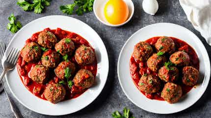 Polish Meatballs In Tomato Sauce: Klopsiki W Sosie Pomidorowym