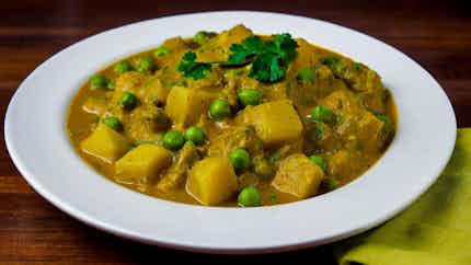 Potato And Peas Curry (aloo Matar)