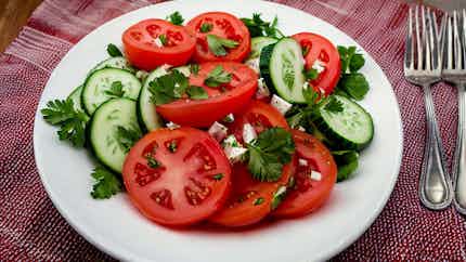 Refreshing Cucumber and Tomato Salad (Salată de castraveți și roșii)