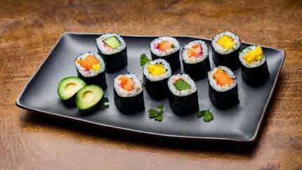 Saarest Inspireeritud Sushi Rullid (island-inspired Sushi Rolls)