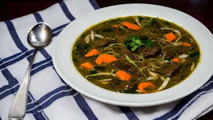 Saka Saka Na Madesu (cassava Leaf Soup With Beef)