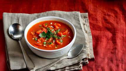 Sopa De Tomate Y Ajo Picante (spicy Tomato And Garlic Soup)