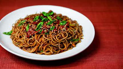 Spicy Szechuan Style Dan Dan Rice Noodles (四川辣担担米粉)