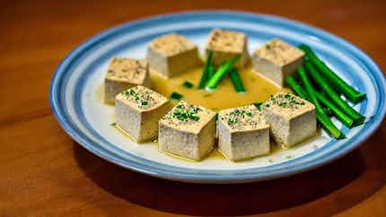 Steamed Fish Balls with Tofu (豆腐蒸鱼丸)