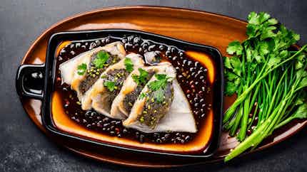 Steamed Fish Head with Black Bean Sauce (豆豉蒸鱼头)