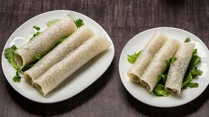 Steamed Glutinous Rice Rolls (糯米卷)