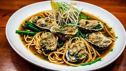 Suen Har Cheung Fun (steamed Oyster With Garlic And Vermicelli)