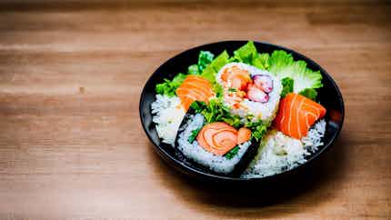 Sushi Surprise Salad (寿司の驚きサラダ)