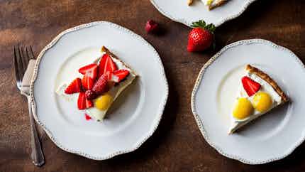 Torta Di Mascarpone E Fragole Cremosa (creamy Mascarpone And Strawberry Tart)