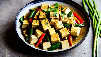 Uti Tofu Bai (bamboo Shoots And Tofu Stir-fry)
