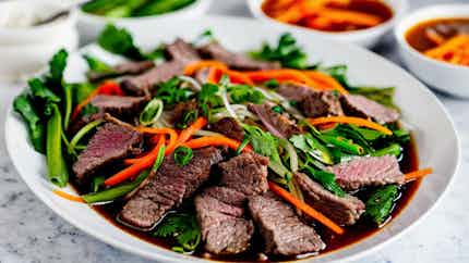 Vietnamese Shaking Beef (Bò lúc lắc)